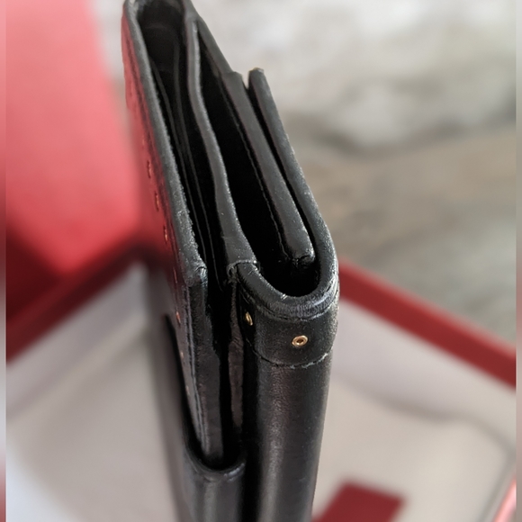 ⚡SOLD⚡Salvatore Ferragamo Leather Bifold Wallet w. Grommets + Scallop Edge - Picture 13 of 16